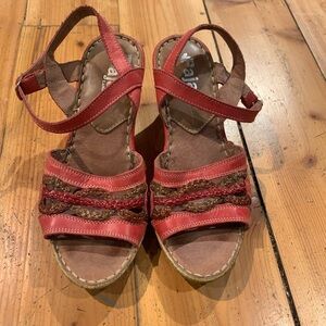 Pajar Sandals